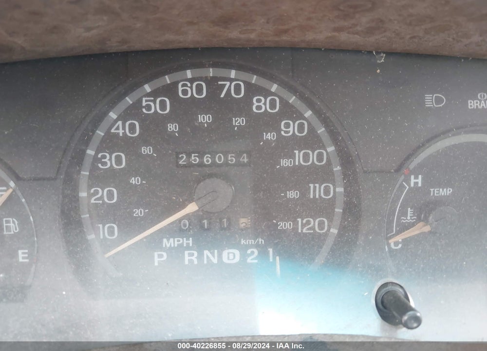 1995 FORD CROWN VICTORIA LX VIN: 2FALP74WXSX194711