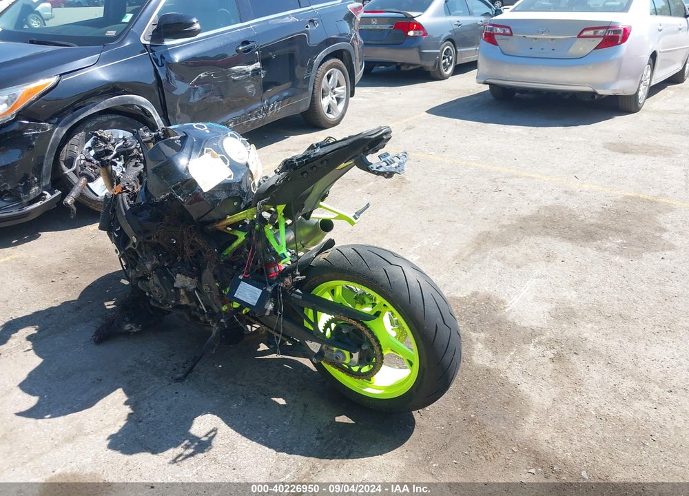 2023 BMW S 1000 RR VIN: WB10E6304P6G92710