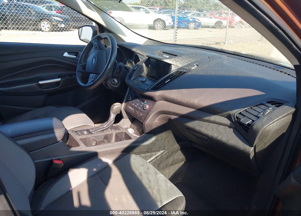 2017 FORD ESCAPE SE VIN: 1FMCU0GD5HUC12743
