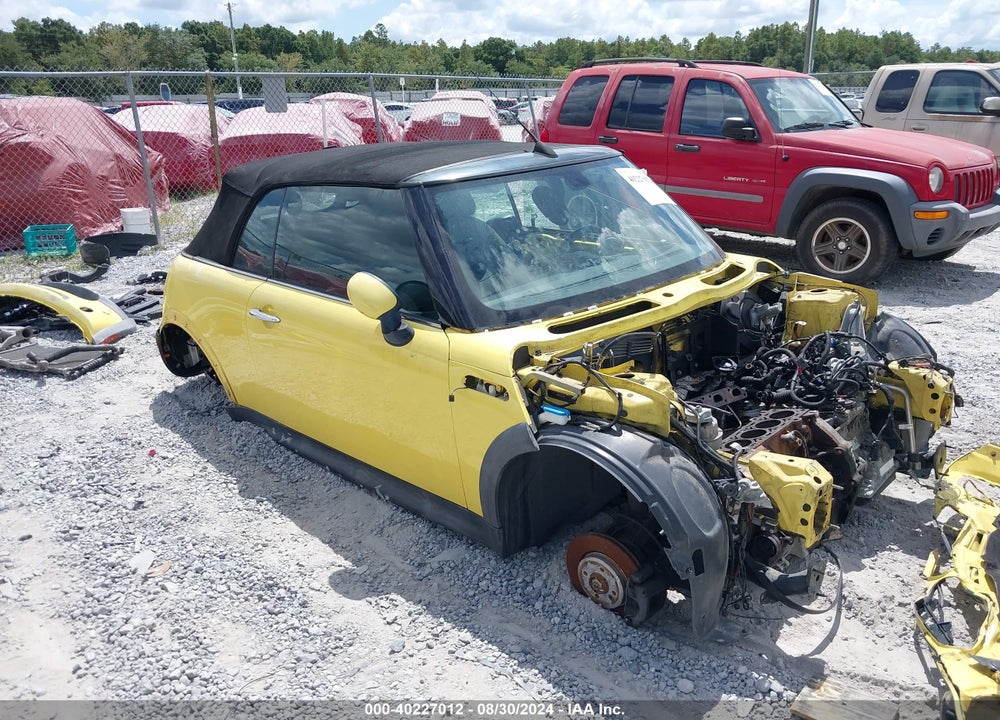 2005 MINI COOPER S VIN: WMWRH33535TK56192
