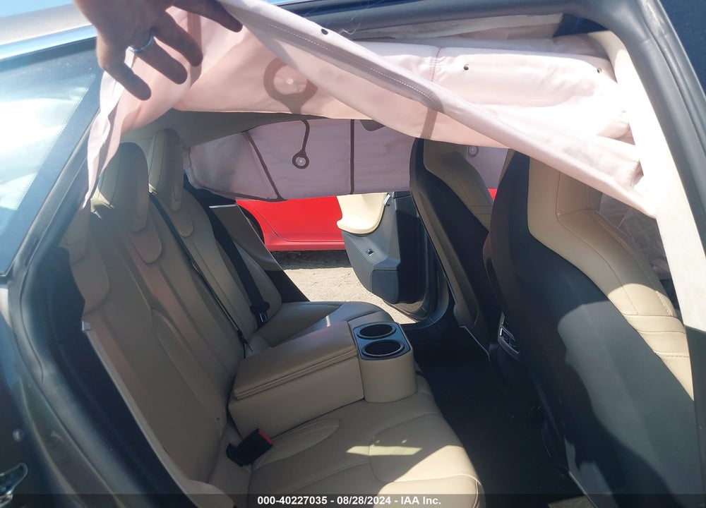 2016 TESLA MODEL S VIN: 5YJSA1E1XGF126620