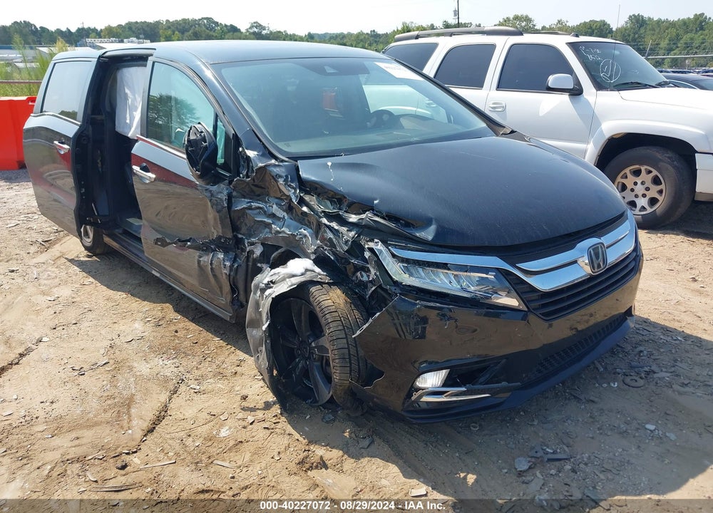 2018 HONDA ODYSSEY TOURING VIN: 5FNRL6H80JB007478