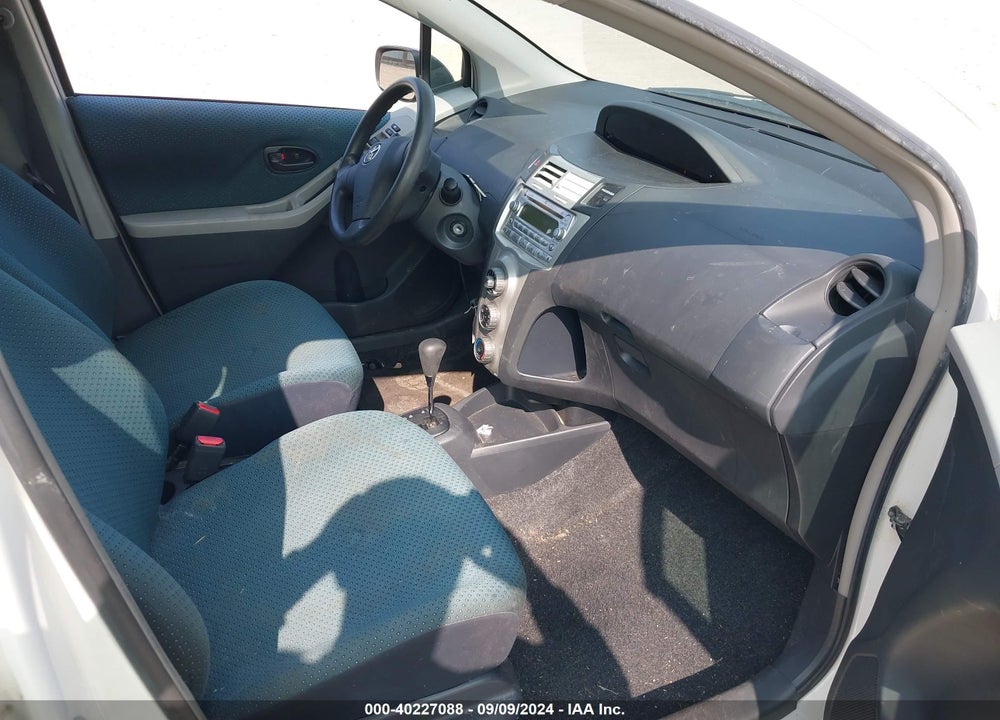 2008 TOYOTA YARIS VIN: JTDKT923985216231