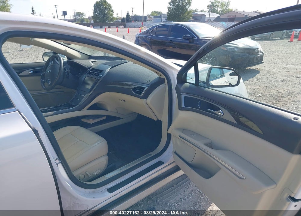 2014 LINCOLN MKZ HYBRID VIN: 3LN6L2LU8ER812256