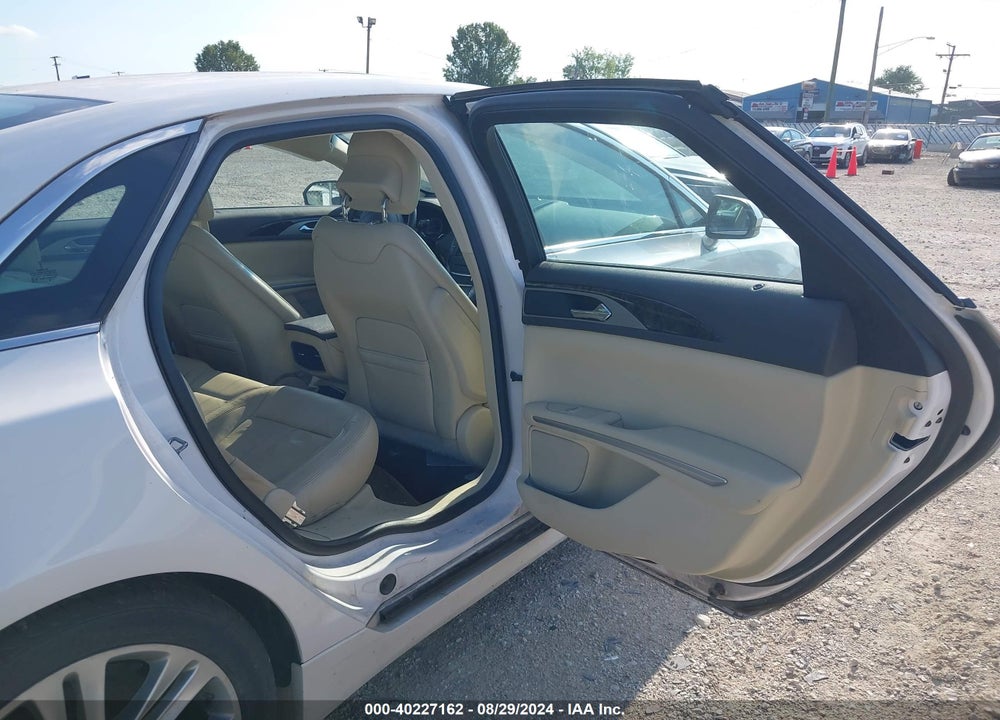 2014 LINCOLN MKZ HYBRID VIN: 3LN6L2LU8ER812256