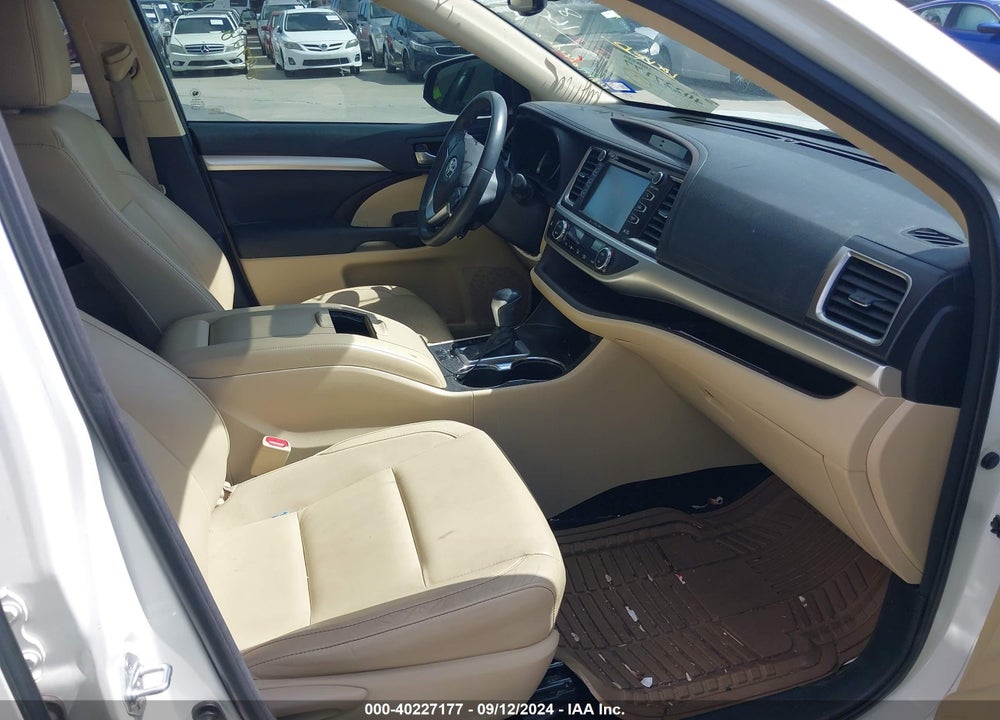 2016 TOYOTA HIGHLANDER XLE V6 VIN: 5TDKKRFH7GS160212