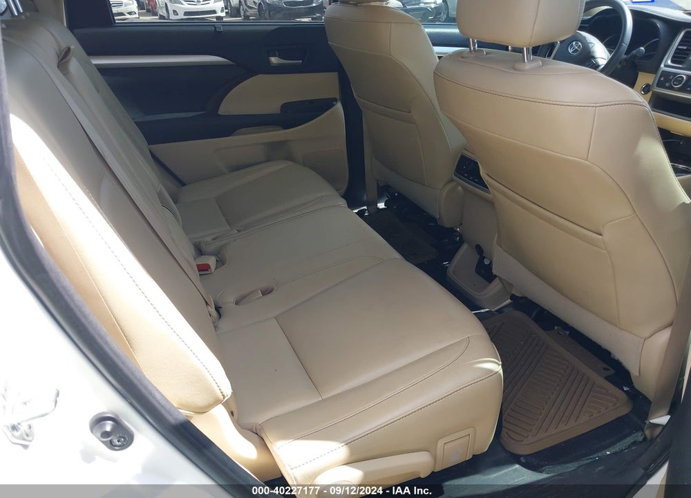 2016 TOYOTA HIGHLANDER XLE V6 VIN: 5TDKKRFH7GS160212