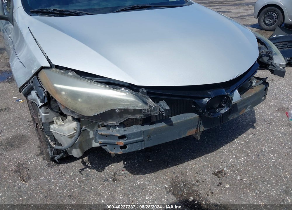 2018 TOYOTA COROLLA LE VIN: 2T1BURHEXJC030714