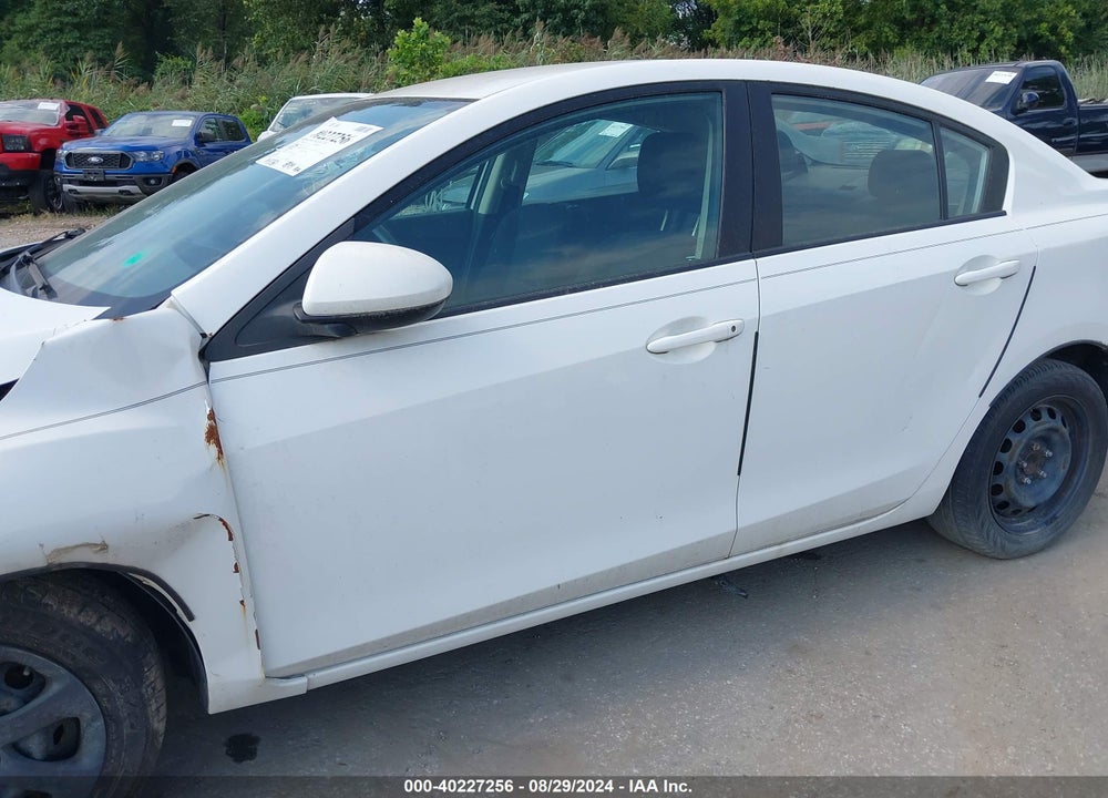 2011 MAZDA 3 I SPORT VIN: JM1BL1UG2B1488894
