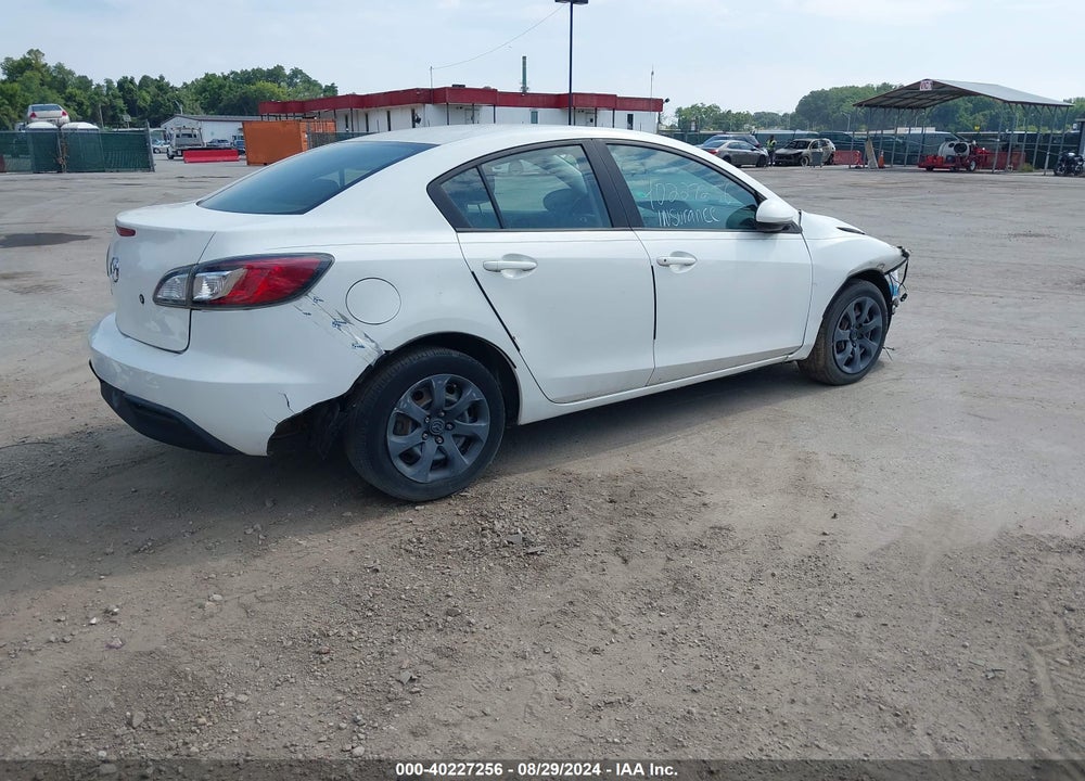 2011 MAZDA 3 I SPORT VIN: JM1BL1UG2B1488894