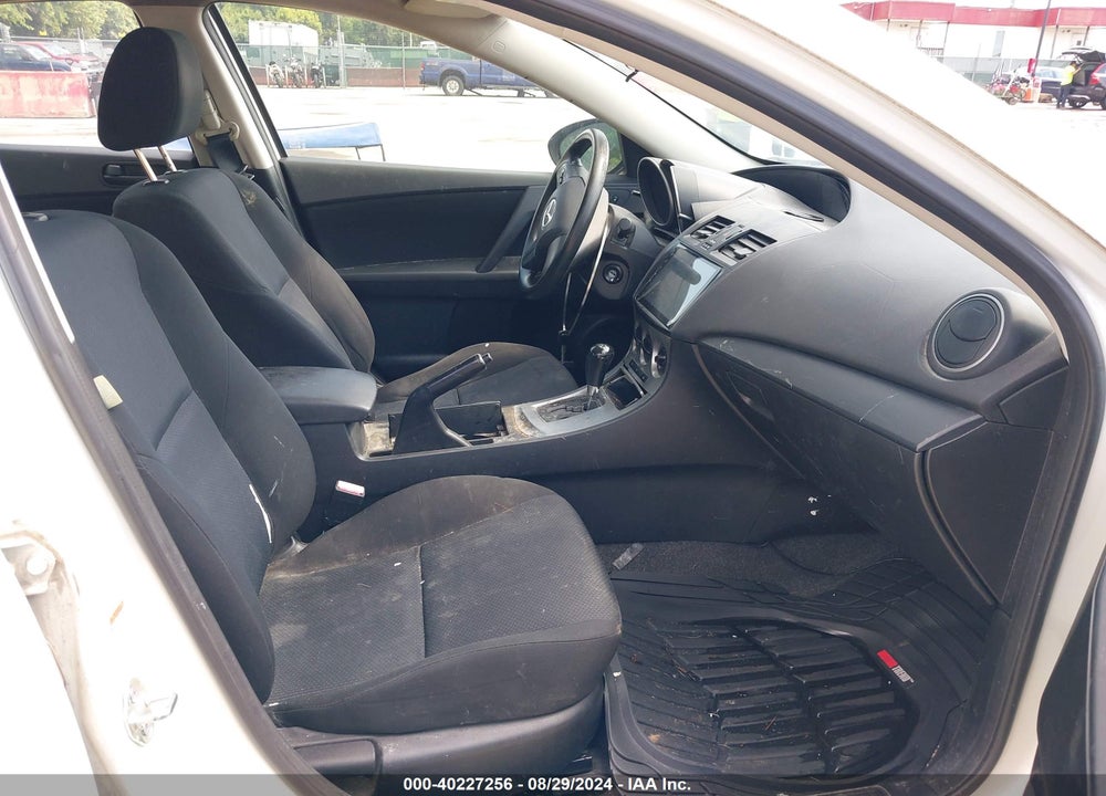 2011 MAZDA 3 I SPORT VIN: JM1BL1UG2B1488894