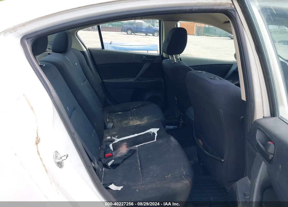 2011 MAZDA 3 I SPORT VIN: JM1BL1UG2B1488894