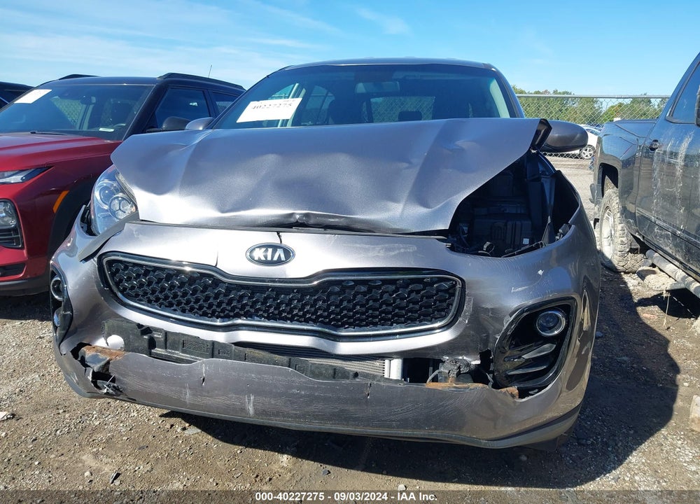 2018 KIA SPORTAGE LX VIN: KNDPMCAC7J7365121