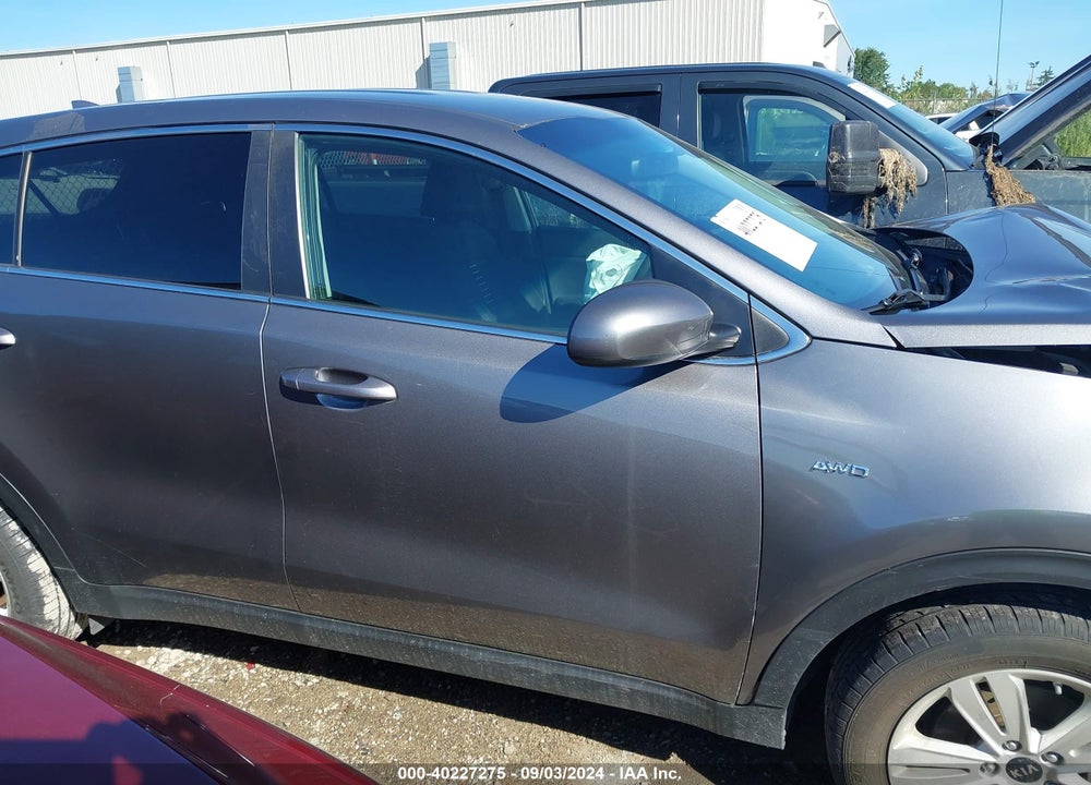2018 KIA SPORTAGE LX VIN: KNDPMCAC7J7365121