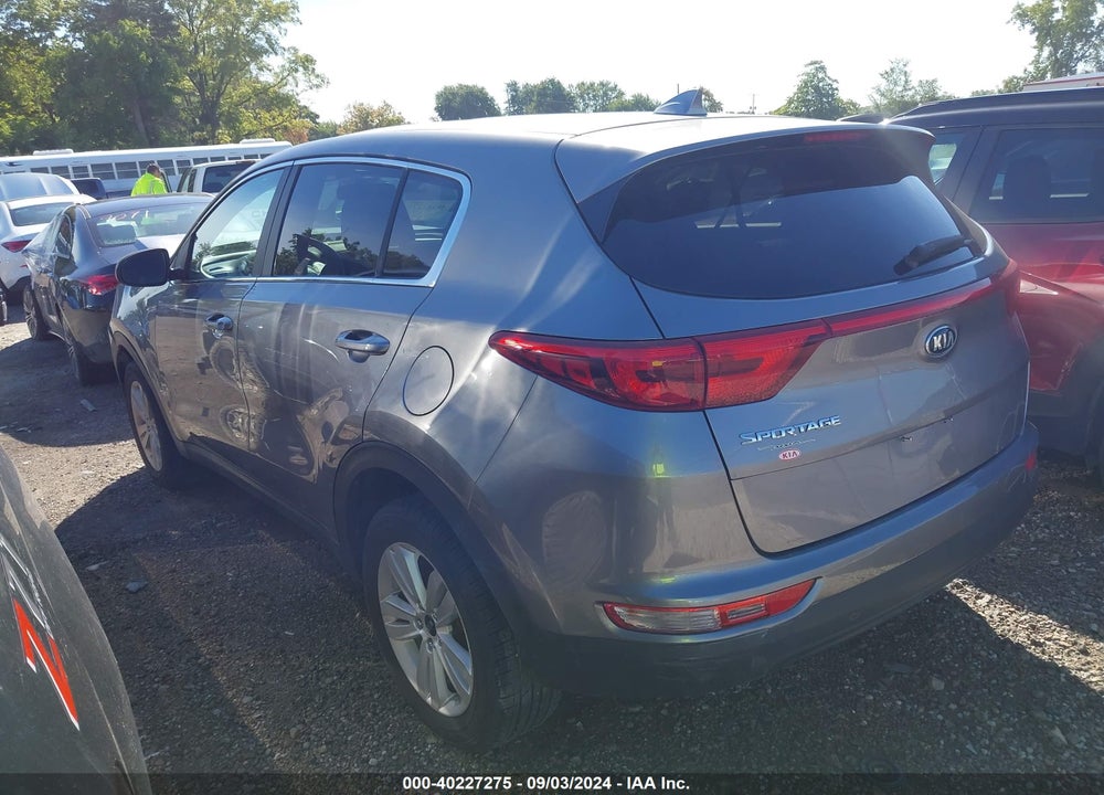 2018 KIA SPORTAGE LX VIN: KNDPMCAC7J7365121