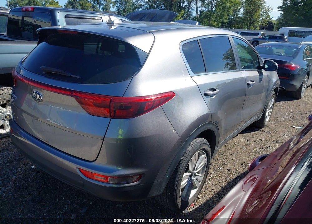 2018 KIA SPORTAGE LX VIN: KNDPMCAC7J7365121