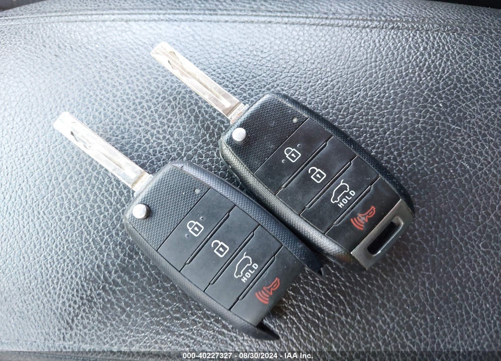 2015 KIA SORENTO LX V6 VIN: 5XYKT4A7XFG642148