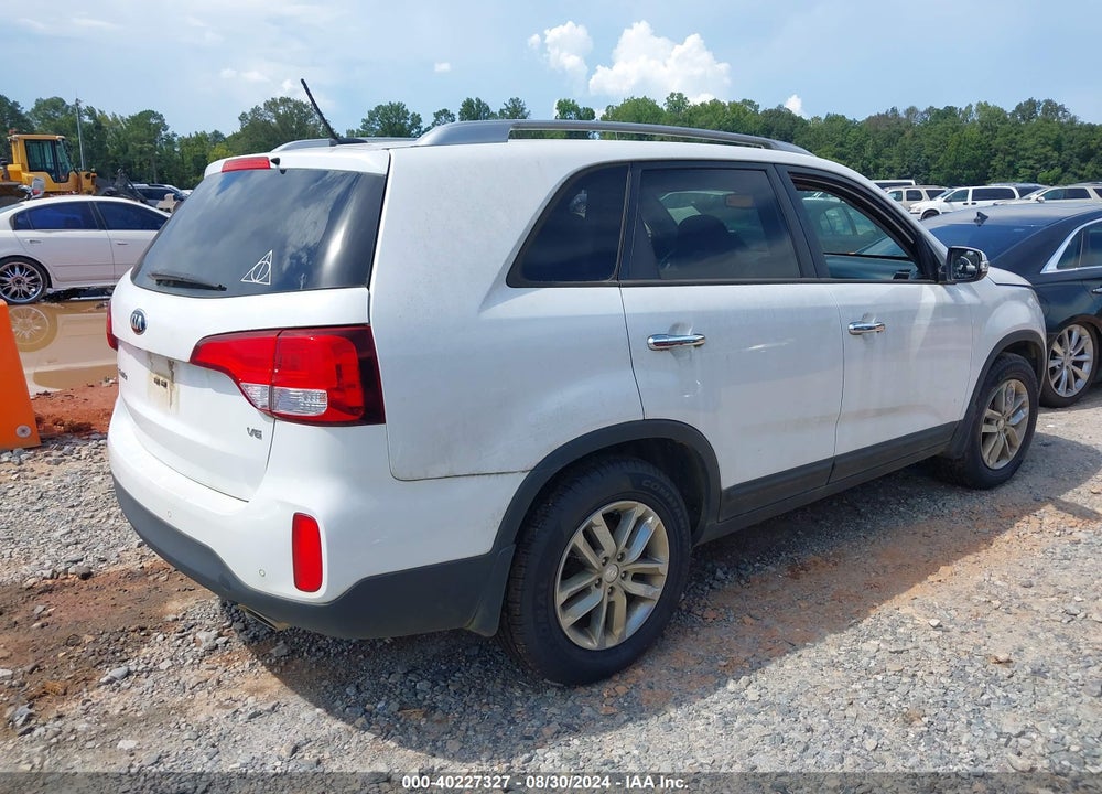 2015 KIA SORENTO LX V6 VIN: 5XYKT4A7XFG642148