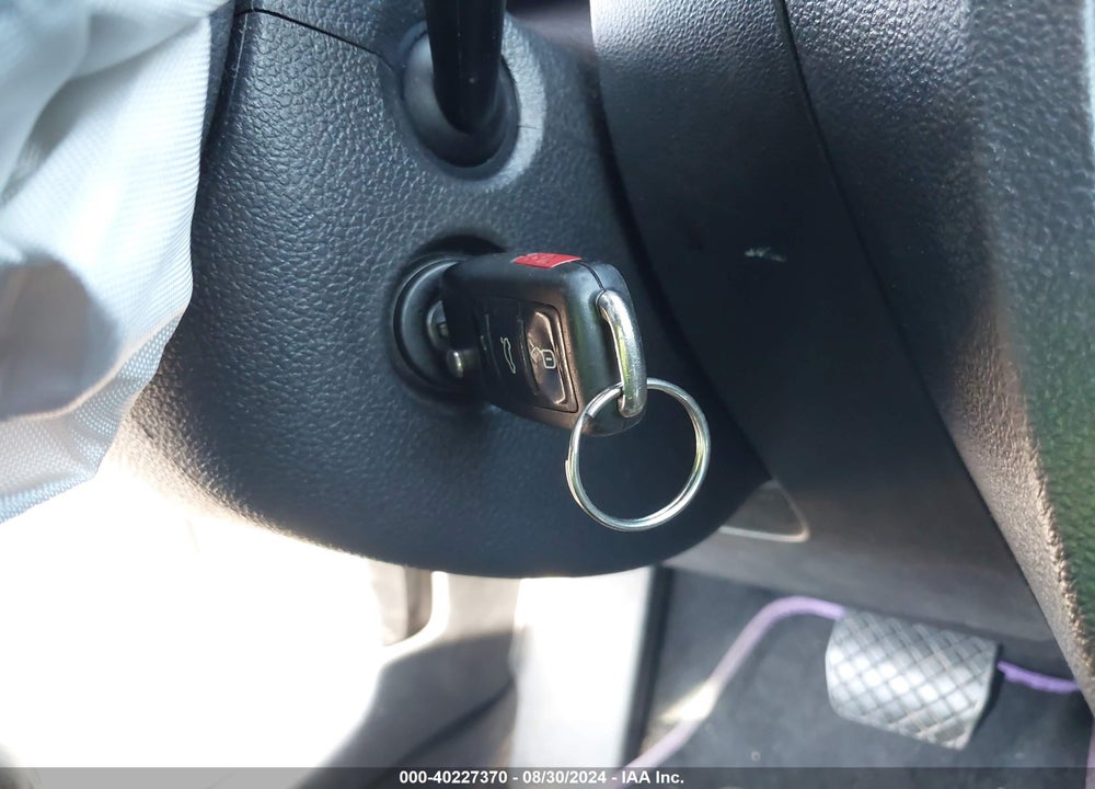 2013 VOLKSWAGEN JETTA 2.0L S VIN: 3VW2K7AJ3DM266440