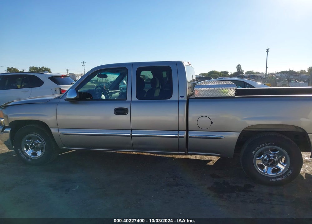 2002 GMC SIERRA 1500 SLE VIN: 2GTEC19V721137459