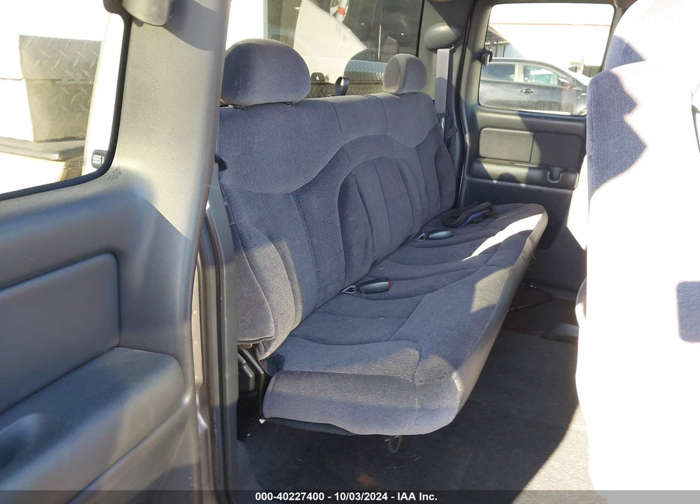 2002 GMC SIERRA 1500 SLE VIN: 2GTEC19V721137459