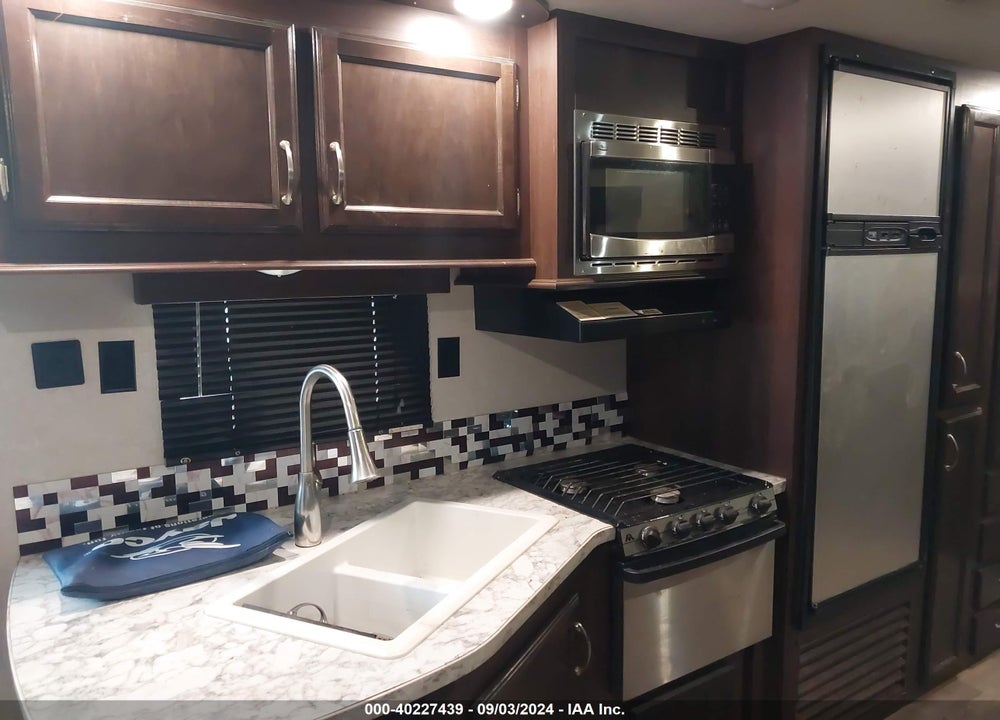 2018 JAYCO JAYFLIGHT M-28BHBE VIN: 1UJBJ0BR8J1TC0093