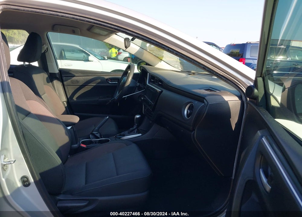 2019 TOYOTA COROLLA LE VIN: 2T1BURHE6KC208698
