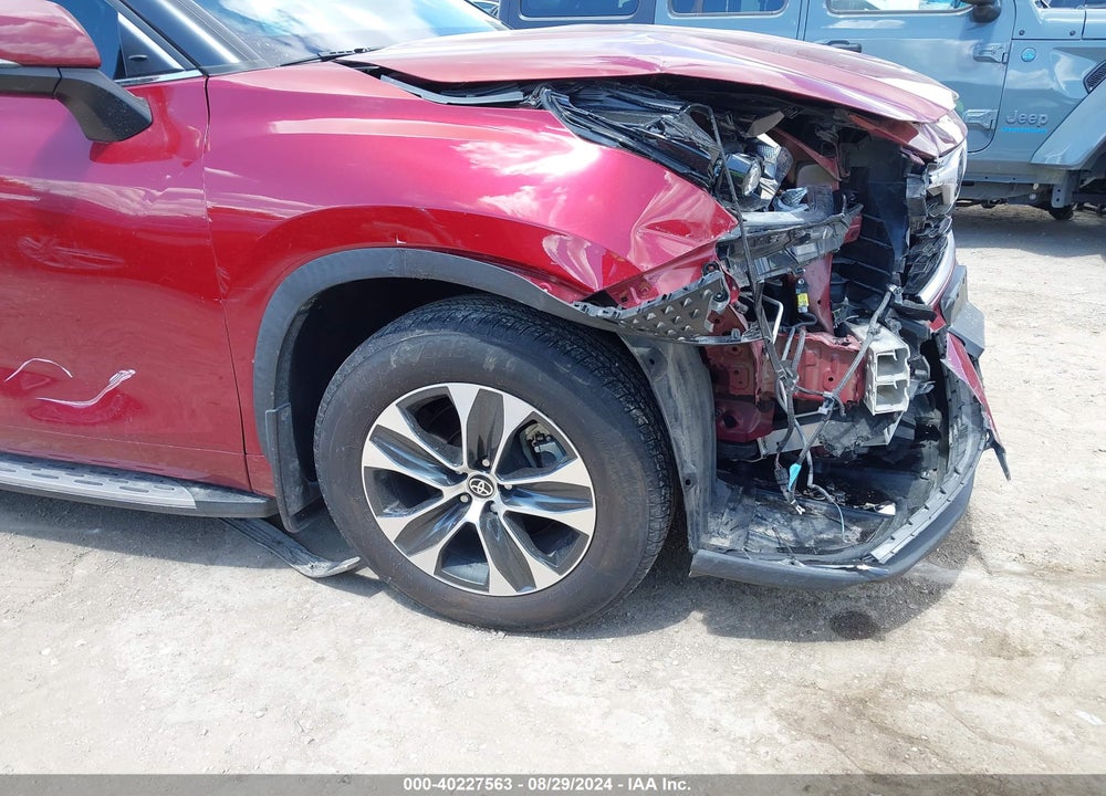 2021 TOYOTA HIGHLANDER XLE VIN: 5TDGZRAH4MS081214