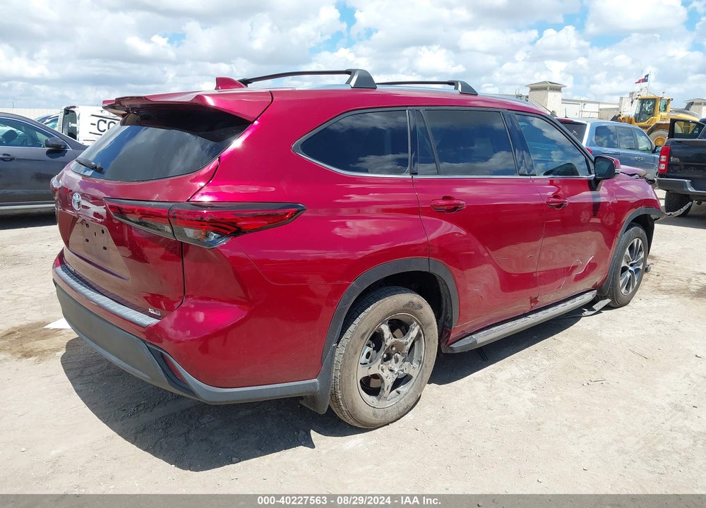 2021 TOYOTA HIGHLANDER XLE VIN: 5TDGZRAH4MS081214