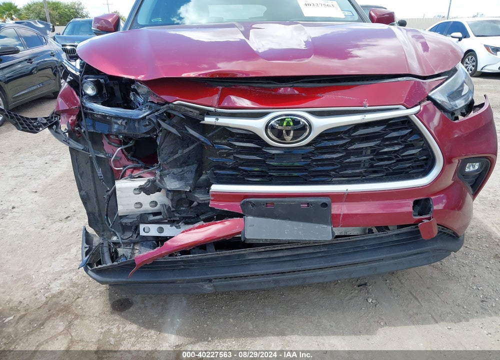 2021 TOYOTA HIGHLANDER XLE VIN: 5TDGZRAH4MS081214