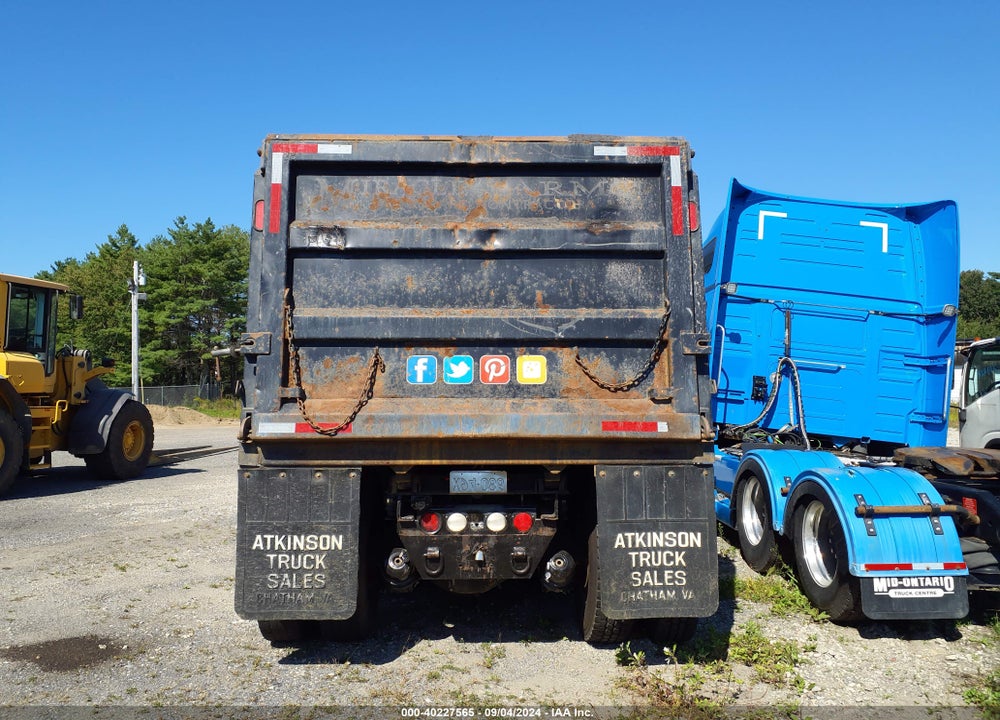 2014 KENWORTH CONSTRUCTION T800 VIN: 1NKDXPEX2EJ415686