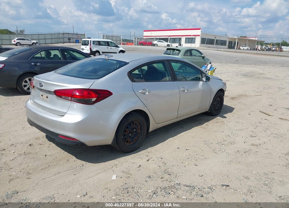 2018 KIA FORTE LX VIN: 3KPFL4A74JE197106
