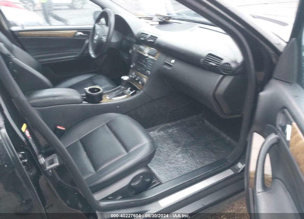 2007 MERCEDES-BENZ C 230 SPORT VIN: WDBRF52HX7F908340
