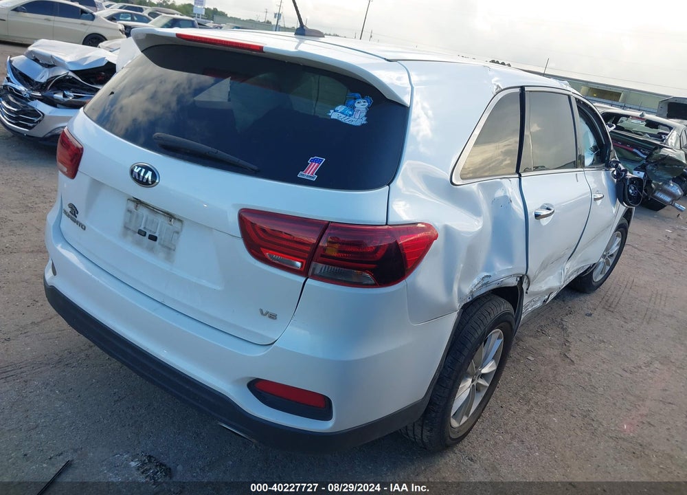 2019 KIA SORENTO 3.3L LX VIN: 5XYPG4A54KG497577