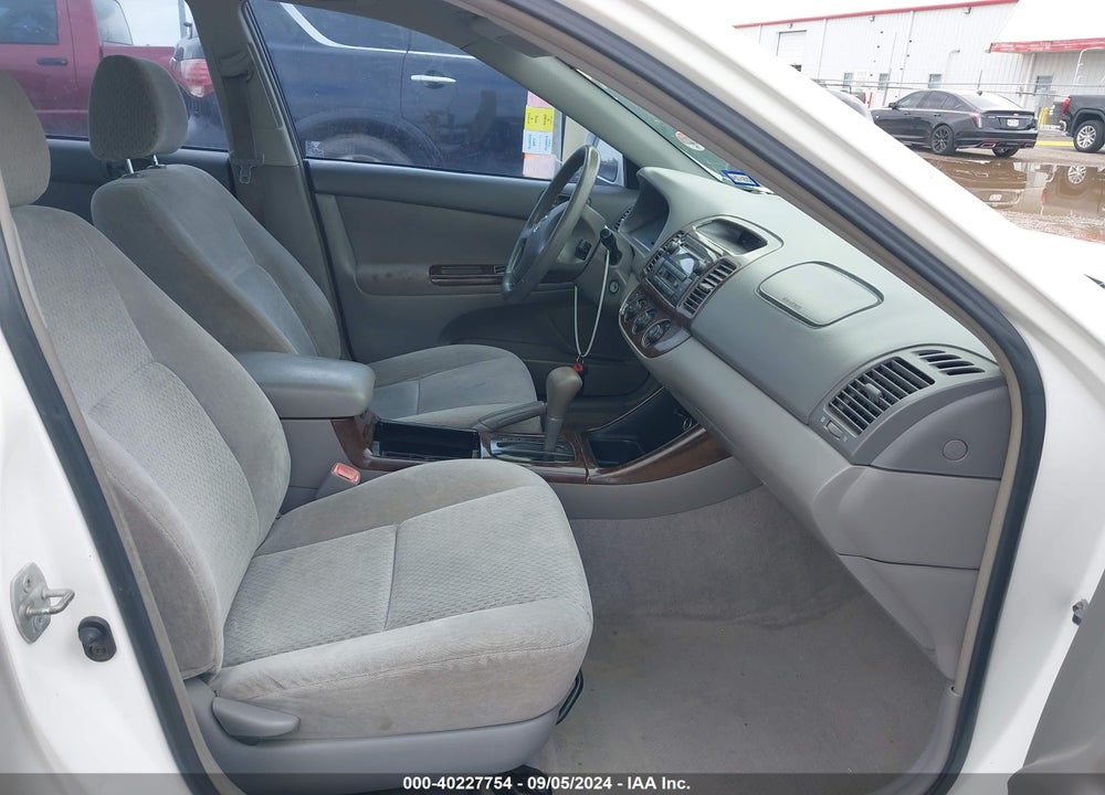 2004 TOYOTA CAMRY LE VIN: 4T1BE32K64U312070