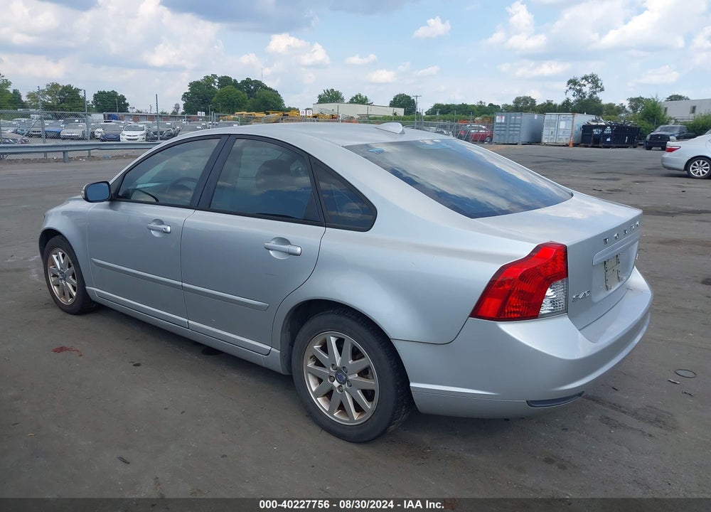 2009 VOLVO S40 2.4I VIN: YV1MS382392458209
