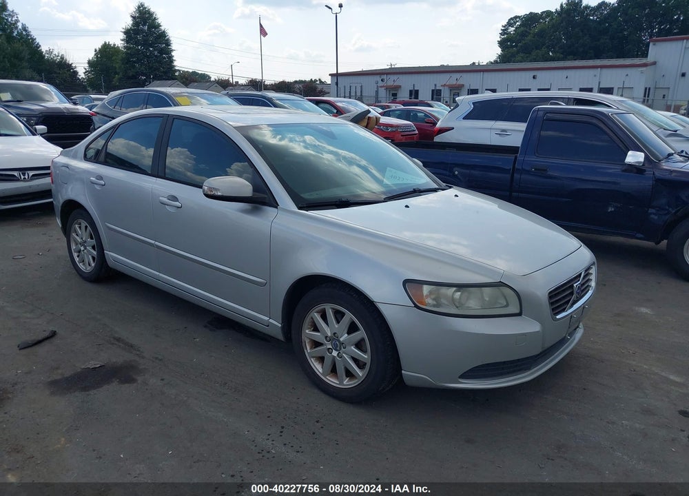 2009 VOLVO S40 2.4I VIN: YV1MS382392458209