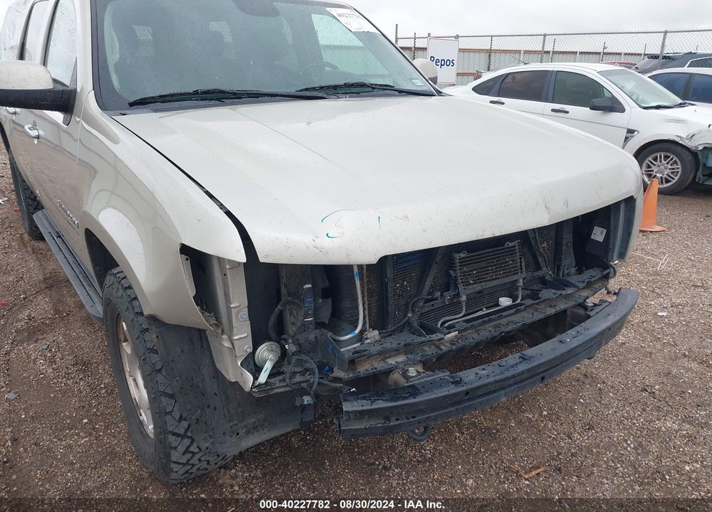 2013 CHEVROLET SUBURBAN 1500 LT VIN: 1GNSKJE75DR266542