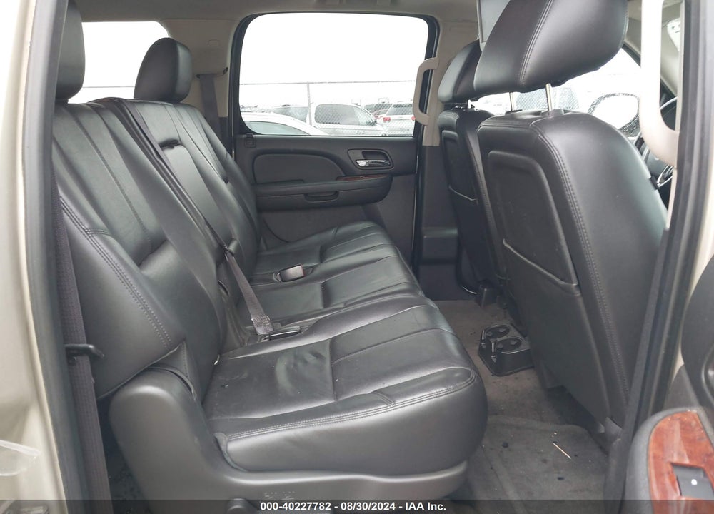 2013 CHEVROLET SUBURBAN 1500 LT VIN: 1GNSKJE75DR266542
