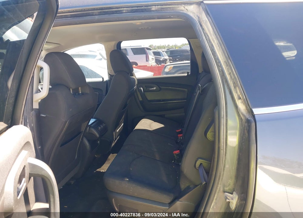 2011 CHEVROLET TRAVERSE 1LT VIN: 1GNKVGED8BJ282892