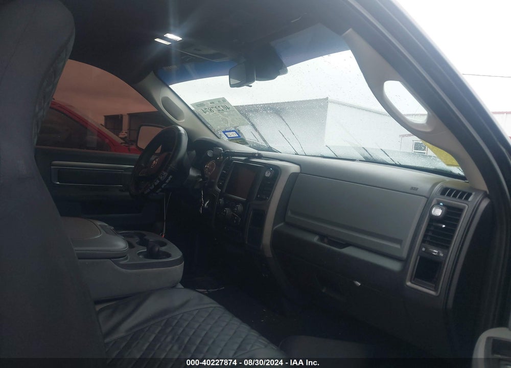 2014 RAM 1500 EXPRESS VIN: 3C6JR6AT1EG104206