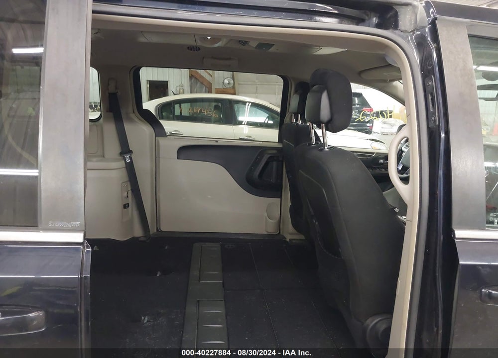 2011 CHRYSLER TOWN & COUNTRY TOURING VIN: 2A4RR5DG1BR746347