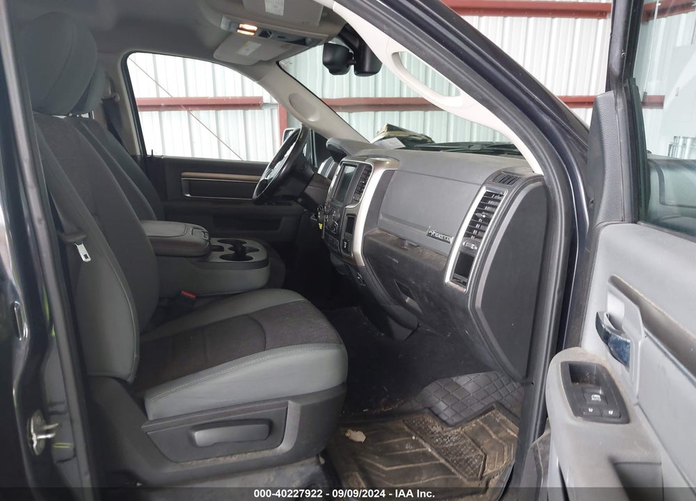 2017 RAM 1500 BIG HORN QUAD CAB 4X4 6'4 BOX VIN: 1C6RR7GT5HS583758