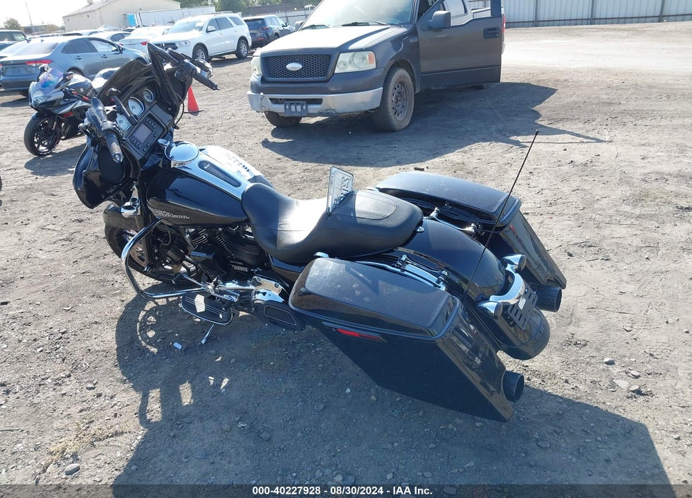 2018 HARLEY-DAVIDSON FLHX STREET GLIDE VIN: 1HD1KBC31JB619503