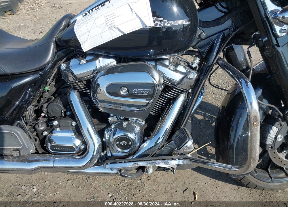 2018 HARLEY-DAVIDSON FLHX STREET GLIDE VIN: 1HD1KBC31JB619503