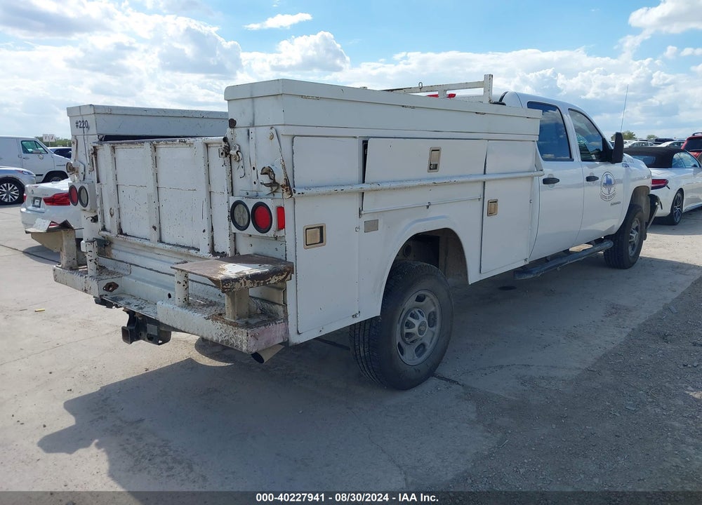 2011 CHEVROLET SILVERADO 2500HD WORK TRUCK VIN: 1GC1CVCG3BF196422