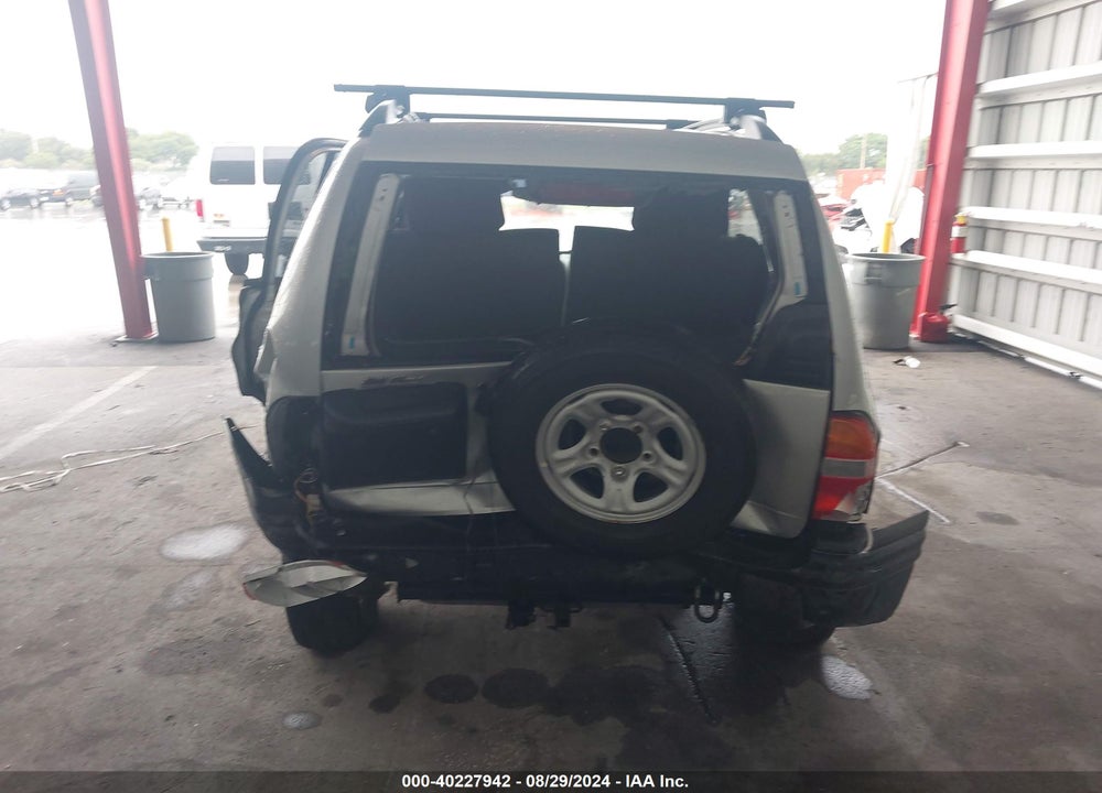 2003 CHEVROLET TRACKER HARD TOP BASE VIN: 2CNBE13C436949211
