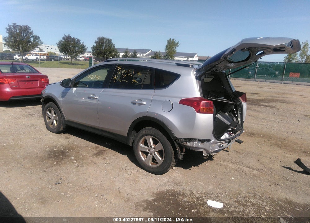2013 TOYOTA RAV4 XLE VIN: JTMRFREV8DD043868