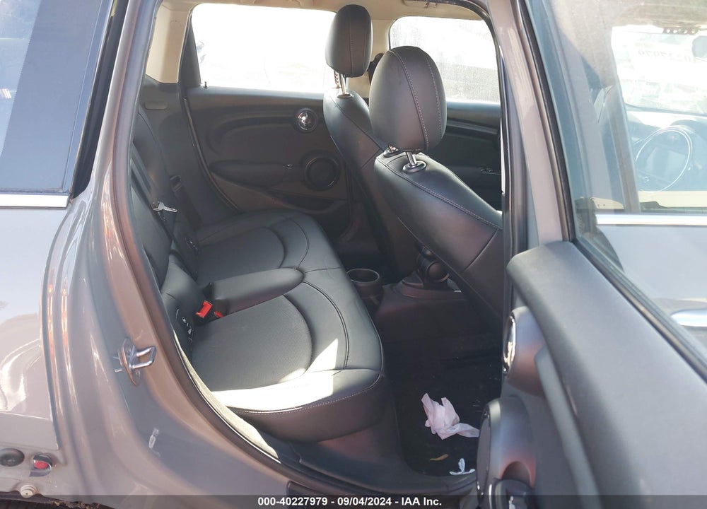 2019 MINI HARDTOP COOPER VIN: WMWXU1C52K2F82576
