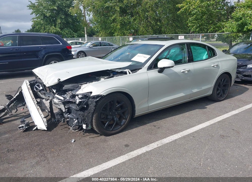 2019 VOLVO S60 T6 MOMENTUM VIN: 7JRA22TK1KG012919